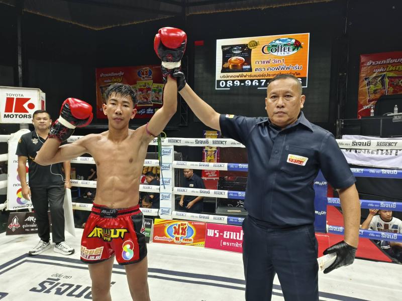 คู่ที่ 4 พิกัด 103ต่อ104 ปอนด์ เหนือพยัคฆ์ พุฒิประชาชื่น ...ชนะคะแนน... ยุทธจักร ตลาดคนเดินเพลินเมือ