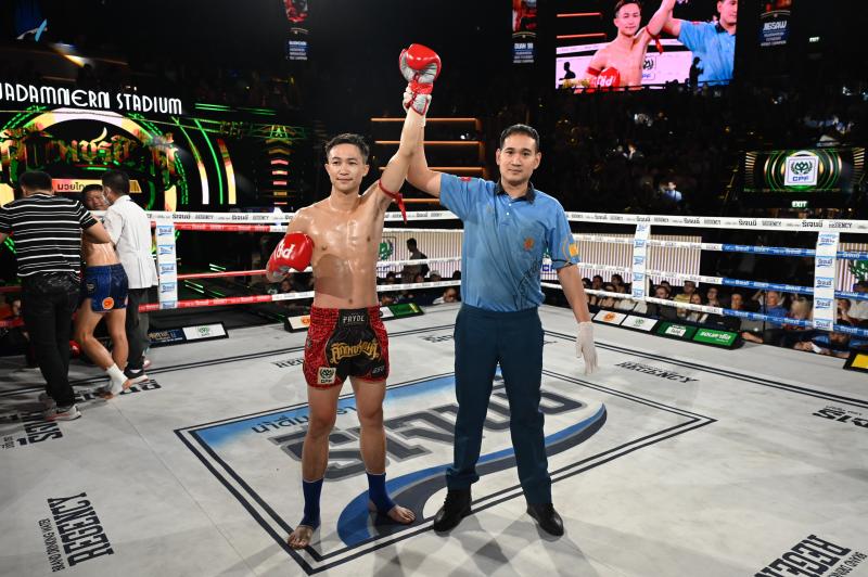 คู่ที่ 3 พิกัด 128ต่อ124 ปอนด์ รุ่งนิรันดร์ อ.วังหิน ...ชนะน็อกยก 1... สิงห์พยัคฆ์ ลูกเจ้าแม่ไทรทอง