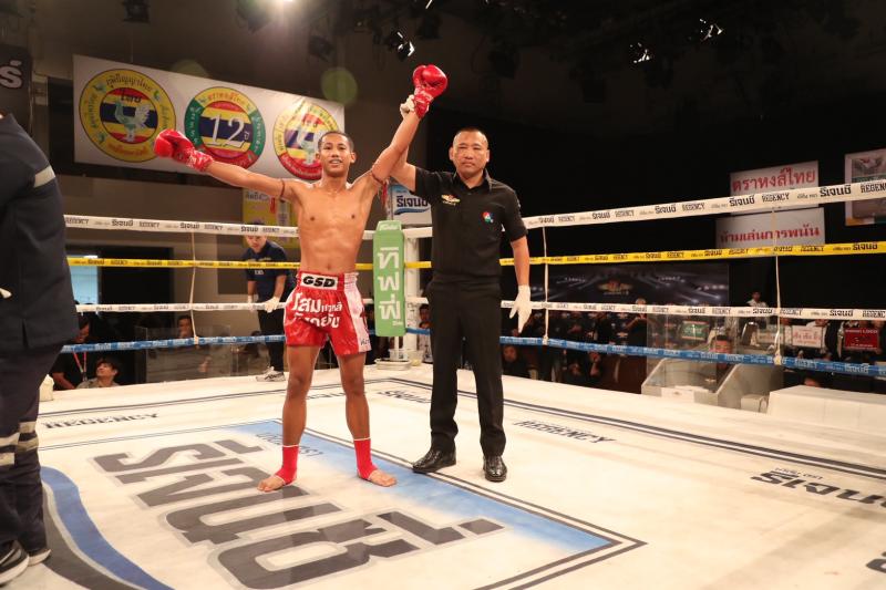 คู่ที่ 2 พิกัด 115 ปอนด์ คีเลี่ยน พุ่มพันธุ์ม่วง ...ชนะน็อกยก 2... อนันตชัย ลานนาวอเตอร์ไซด์