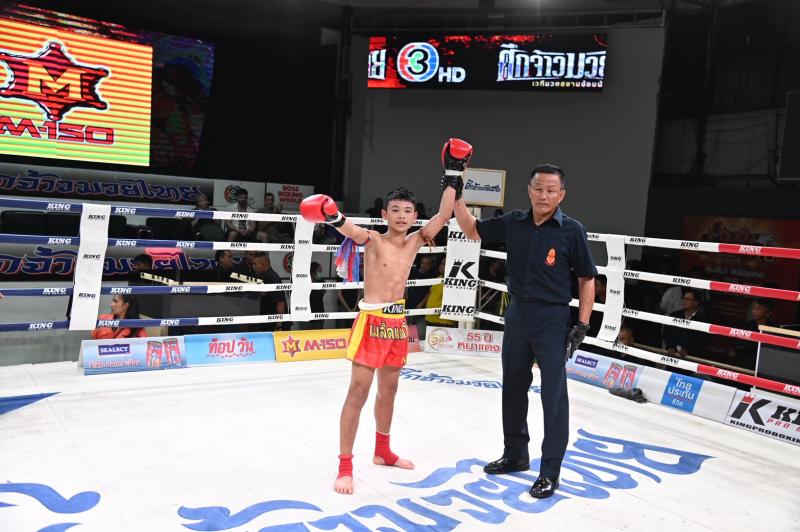 คู่ที่ 4 พิกัด 100 ปอนด์ ซันโต๊ส ส.กิจรุ่งโรจน์ ...ชนะคะแนน... เพชรตะโกนา ส.มนต์พิชิต