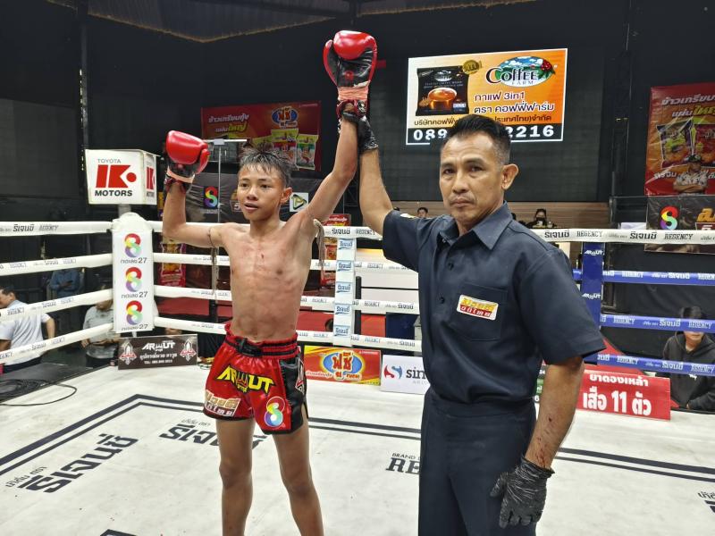 คู่ที่ 3 พิกัด 43ต่อ43.5 กก. เพชรบูรพา พยัคฆ์ลำพอง ...ชนะน็อกยก 4... ธีระภัทร ศิษย์ครูชาติ