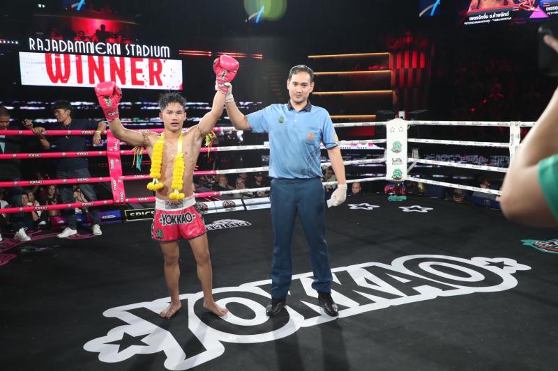 คู่ที่ 3 พิกัด 108 ปอนด์ เพชรเมืองกัณฑ์ ช.ห้าพยัคฆ์ ...ชนะคะแนน... วันพิชิต สมคิดดียิ่ง