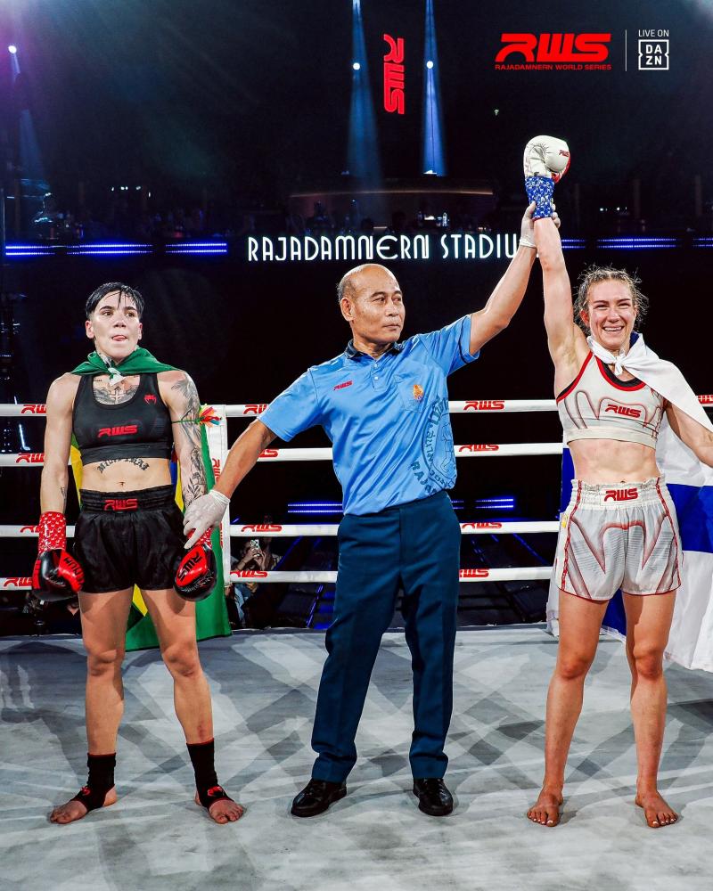 คู่แรก คู่ที่ 1 พิกัด 118 ปอนด์ มาเรีย เอดูอาร์ดา ...แพ้คะแนน... เอวา โพห์โต