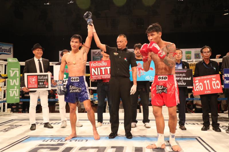 คู่ที่ 4 พิกัด 135 ปอนด์ ซุปเปอร์เล็ก จิตรเมืองนนท์ ...แพ้คะแนน... สมิงเดช บังมัดคลองตัน