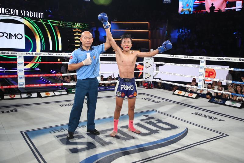 คู่แรก คู่ที่ 1 พิกัด 106 ปอนด์ ตี๋เล็ก ม.รวมใจเพื่อน ...แพ้คะแนน... วันเฮง เกียรติชูไทย