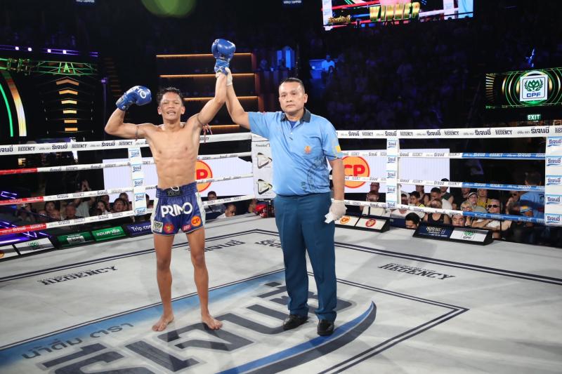 คู่ที่ 2 พิกัด 111 ปอนด์ เพชรนาคา ศิษย์เจริญทรัพย์ ...แพ้คะแนน... เสือสองเล ราไวย์มวยไทย