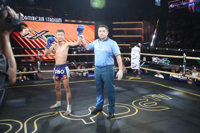 คู่ที่ 5 พิกัด 104 ปอนด์ ก้องทัพ ดาบทิตบางรัก ...แพ้น็อกยก 3... เพชรสุวรรณ ศิษย์อ๊อดพิบูล