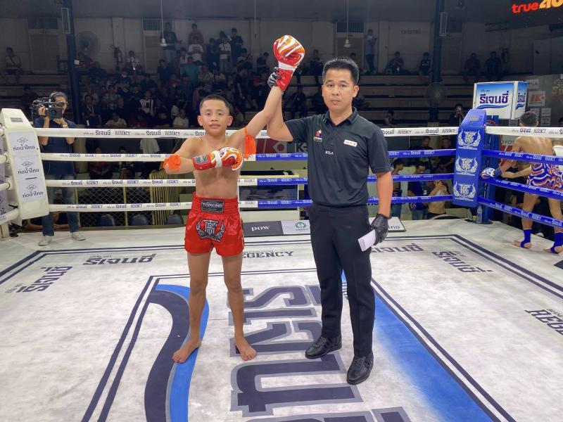 คู่แรก คู่ที่ 1 พิกัด 100 ปอนด์ ดารีส ส.โชคมีชัย ...ชนะคะแนน... ยอดสิงห์ ส.ราชภูมิ