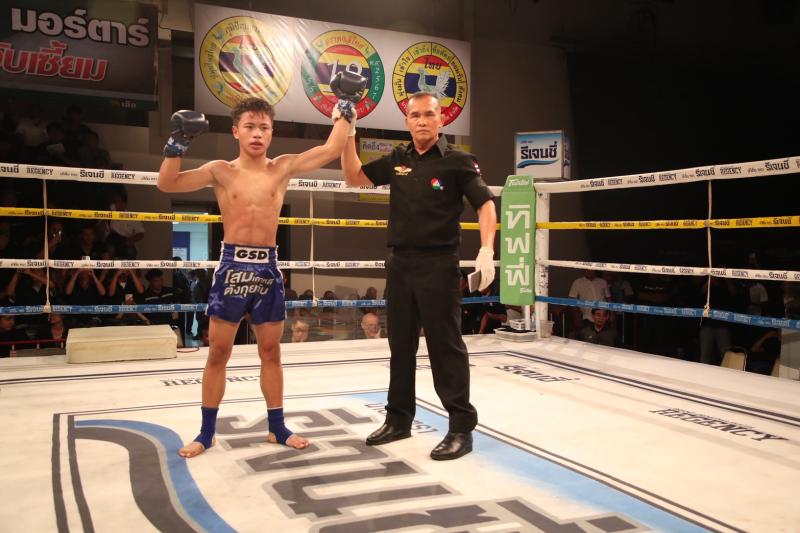 คู่แรก คู่ที่ 1 พิกัด 101ต่อ102 ปอนด์ อังกอร์ โกลิตะมวยไทย ...แพ้คะแนน... วังไพร ป.ปราการ