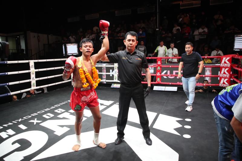 คู่ที่ 2 พิกัด 113 ปอนด์ ยอดขุนเดช เกียรติก้องเกรียงไกร ...ชนะน็อกยก 3... มาเฟียร์ แก้วสัมฤทธิ์