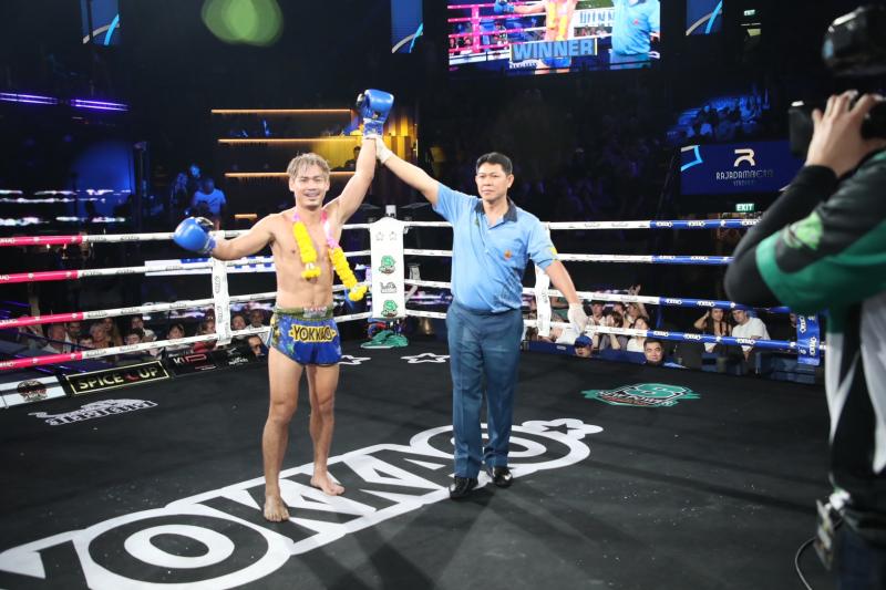 คู่ที่ 8 พิกัด 135 ปอนด์ ชาตินำชัย อภิชาติมวยไทย ...แพ้คะแนน... ชาญคริต มานพมวยไทยยิม