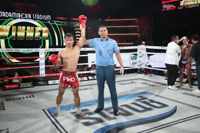 คู่ที่ 3 พิกัด 124 ปอนด์ ดาแบล้ เกียรติฉัตรชัย ...ชนะน็อกยก 4... มัจจุราช ป.พงษ์สว่าง