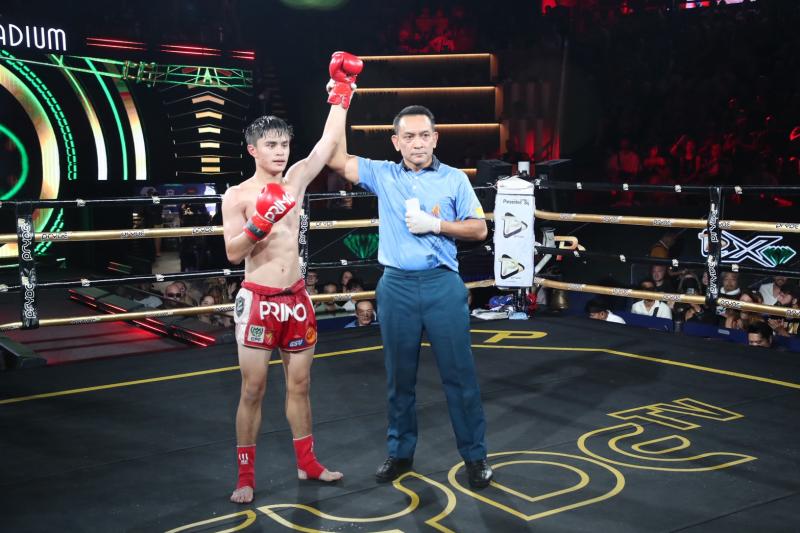 คู่ที่ 5 พิกัด 112 ปอนด์ ฉลามขาว สามารถพยัคฆ์อรุณยิมส์ ...ชนะคะแนน... เพชรอั่งเปา ศิษย์หลวงพี่น้ำฝน