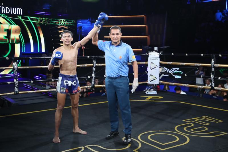 คู่ที่ 8 พิกัด 124ต่อ125 ปอนด์ หนึ่ง เอราวัณ ...แพ้คะแนน... เพชรสองเล ราไวย์มวยไทย