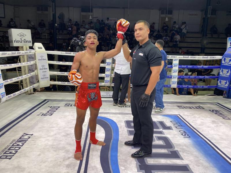 คู่ที่ 2 พิกัด 116 ปอนด์ บิ๊กบูม ช.แชมเปี้ยน ...ชนะน็อกยก 4... ใจแอนท์ เอ็นที.สมยศมวยไทย