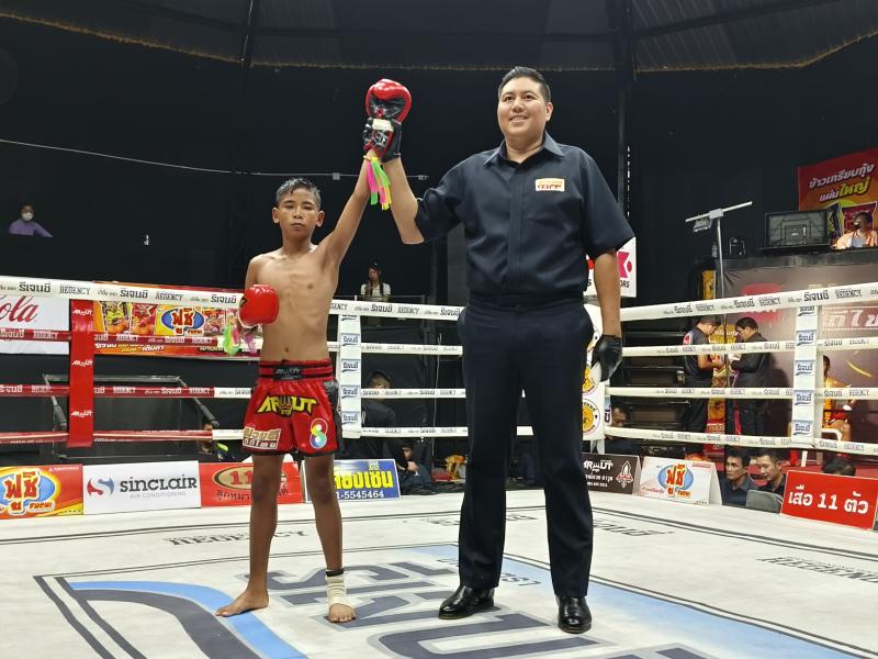 คู่ที่ 2 พิกัด 35 กก. สามสิงห์ อังเรย์ยิมส์ ...ชนะคะแนน... เพชรกีต้าร์ พยัคฆ์ลำพอง