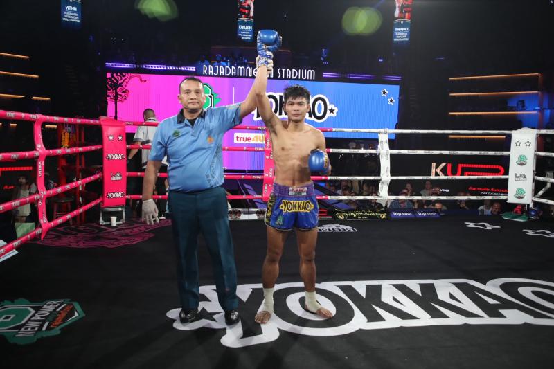 คู่ที่ 5 พิกัด 116 ปอนด์ เพชรโนนสังข์ เกียรติธงยศ ...แพ้น็อกยก 3... ยอดขุนพล เกียรติก้องเกรียงไกร