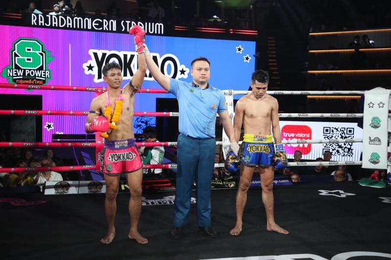 คู่ที่ 7 พิกัด 135 ปอนด์ สิทธิศักดิ์ ส.ประสพโชค ...แพ้คะแนน... ขุนสยาม เกียรติตะวัน