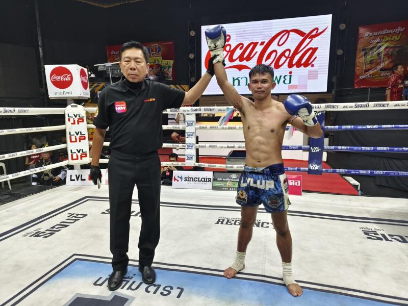 และคู่สุดท้าย คู่ที่ 8  พิกัด 113 ปอนด์ เพชรสุพรรณ ป.ประจันสี ...แพ้คะแนน... ตาลเดี่ยว ป.ประวิทย์