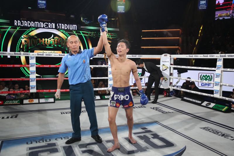 คู่แรก คู่ที่ 1 พิกัด 104 ปอนด์ เพชรขุนศึก ศิษย์อ๊อดพิบูลย์ ...แพ้น็อกยก 3... โคทาโร่ ลูกคลองตัน