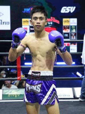 เข็มเพชร ส.พงษ์อมร