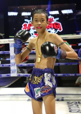 เด่นมีชัย เลขาก๊อฟแปดริ้ว
