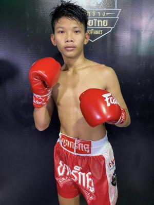 เพชรใหม่ เพชรเกียรติเพชร