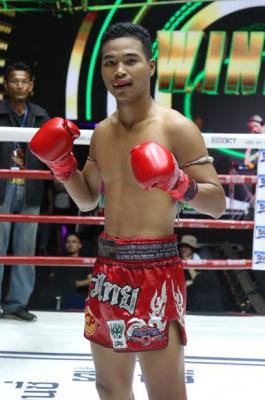 ช้างดำ เสี่ยโอเล่ย์สตึก