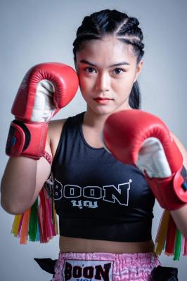 แสนสวย เล็กเมืองเพชร