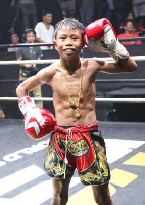 โสนน้อย รถสวยจ่าเจตสายพริ้ว