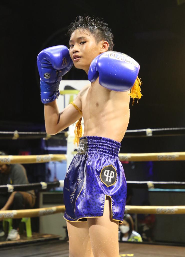 คฤหาสน์ เจดีย์มวยไทยยิม