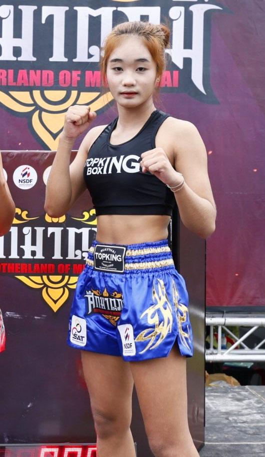 เยลลี่ พ.เพชรพิรุณ