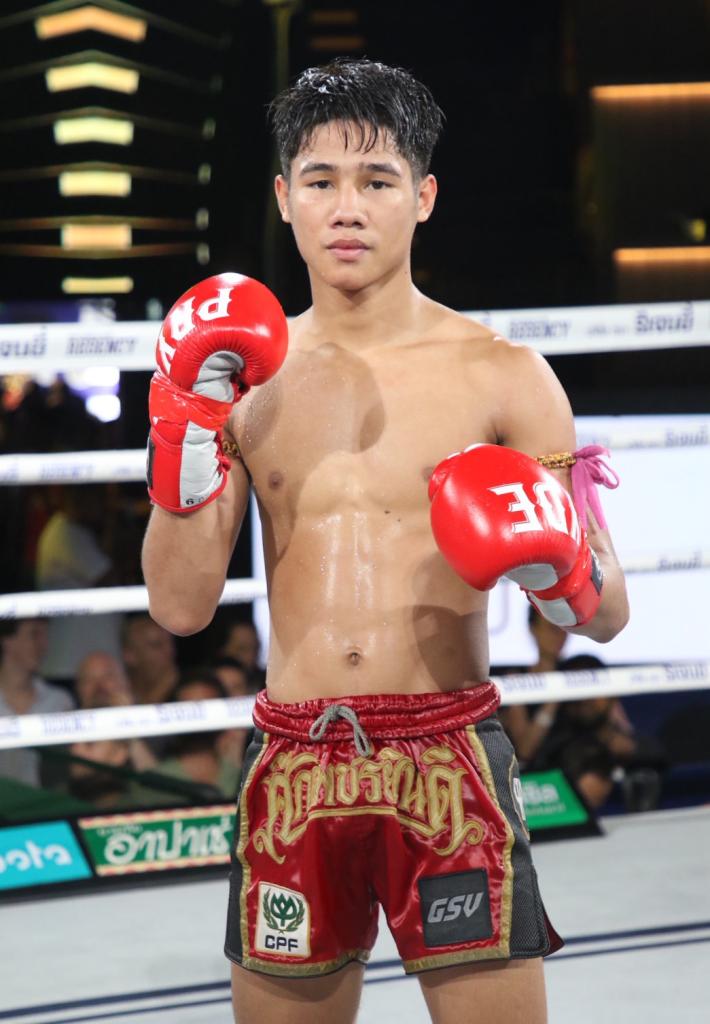 พลายทองคำ ศิษย์ไทยแลนด์