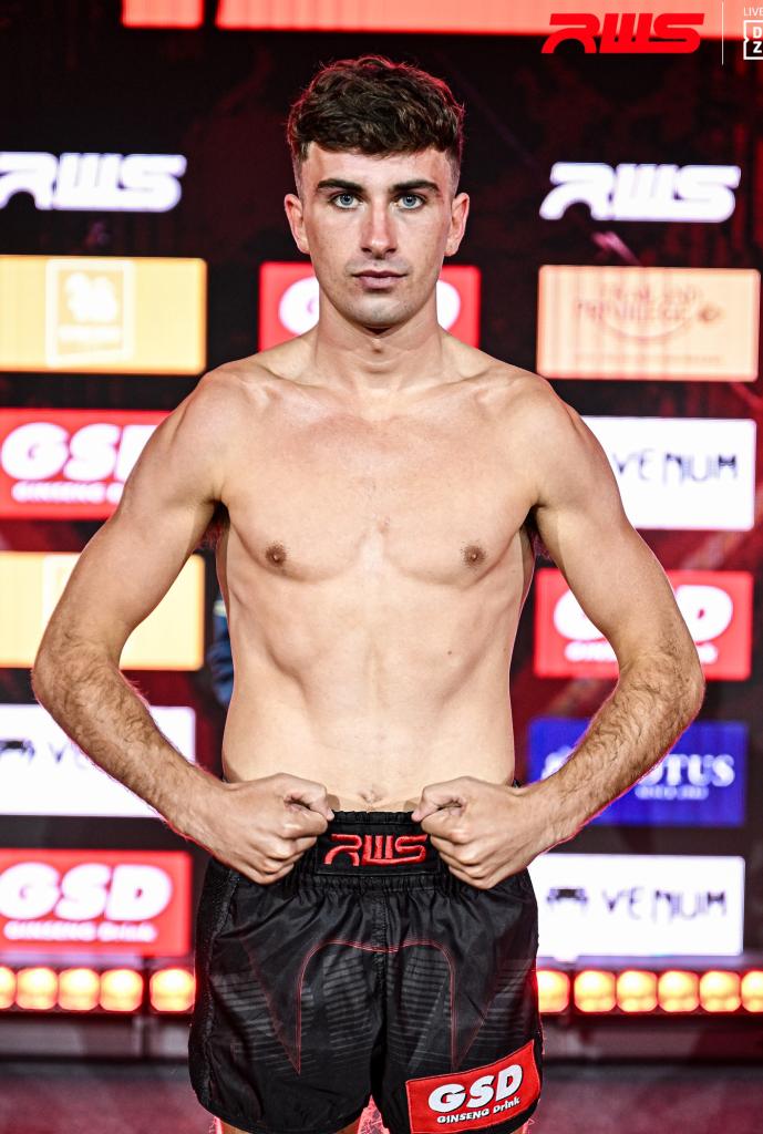 คาร์ล แทนเนียน บางเทามวยไทย.MMA