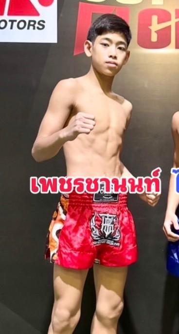 เพชรชานนท์ ศิษย์ครูเจี๊ยบ