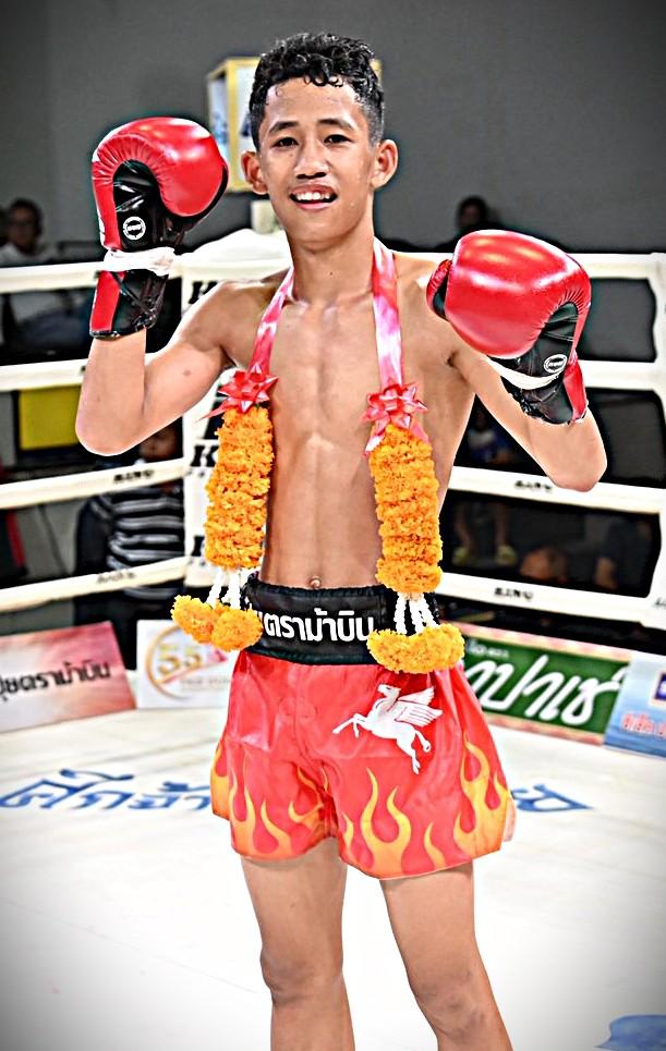 พันเอก พี.เค.แสนชัยมวยไทยยิม
