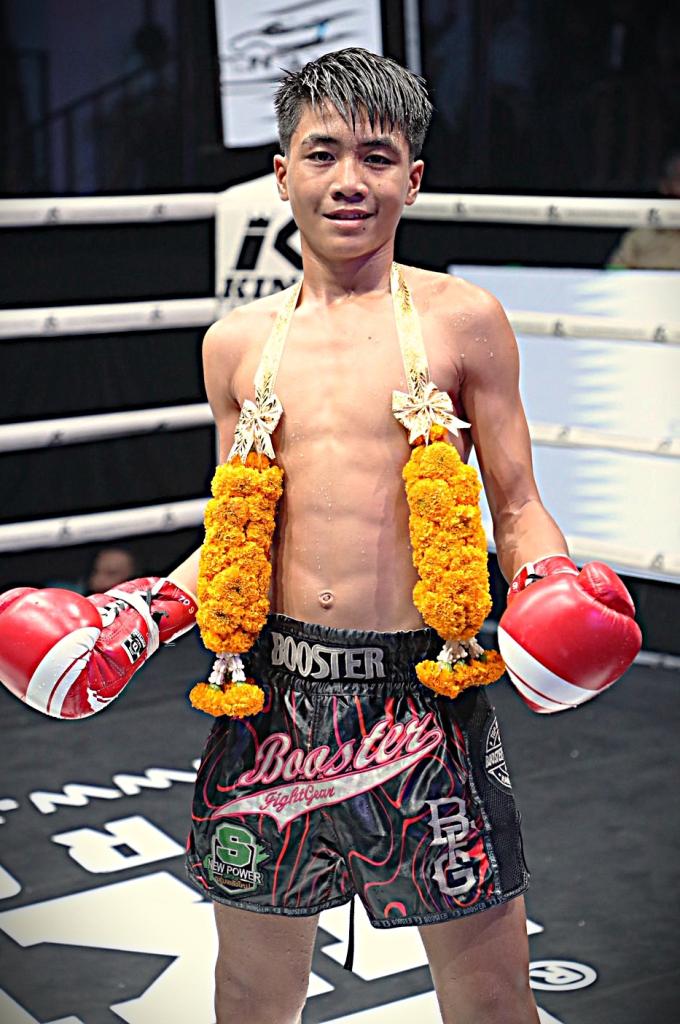 ฉลามเงิน ซิลค์มวยไทย