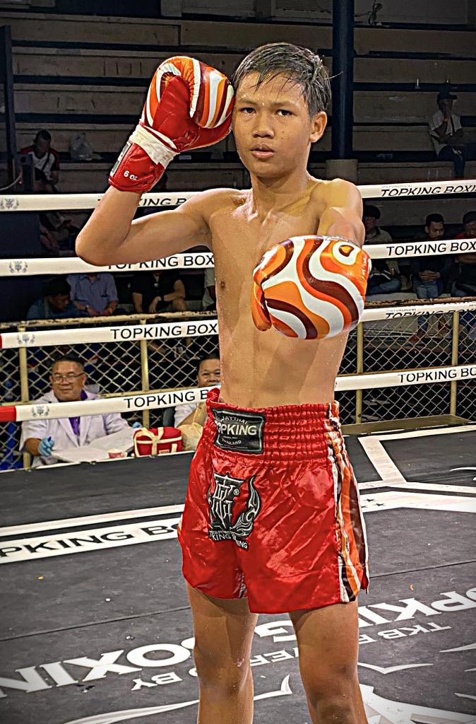 เพชรวิเศษเล็ก เพชรเกียรติเพชร