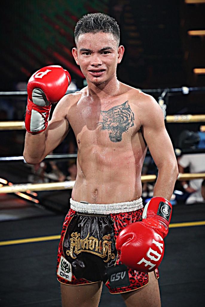 สั่งฟ้า น.อนุวัฒน์ยิม