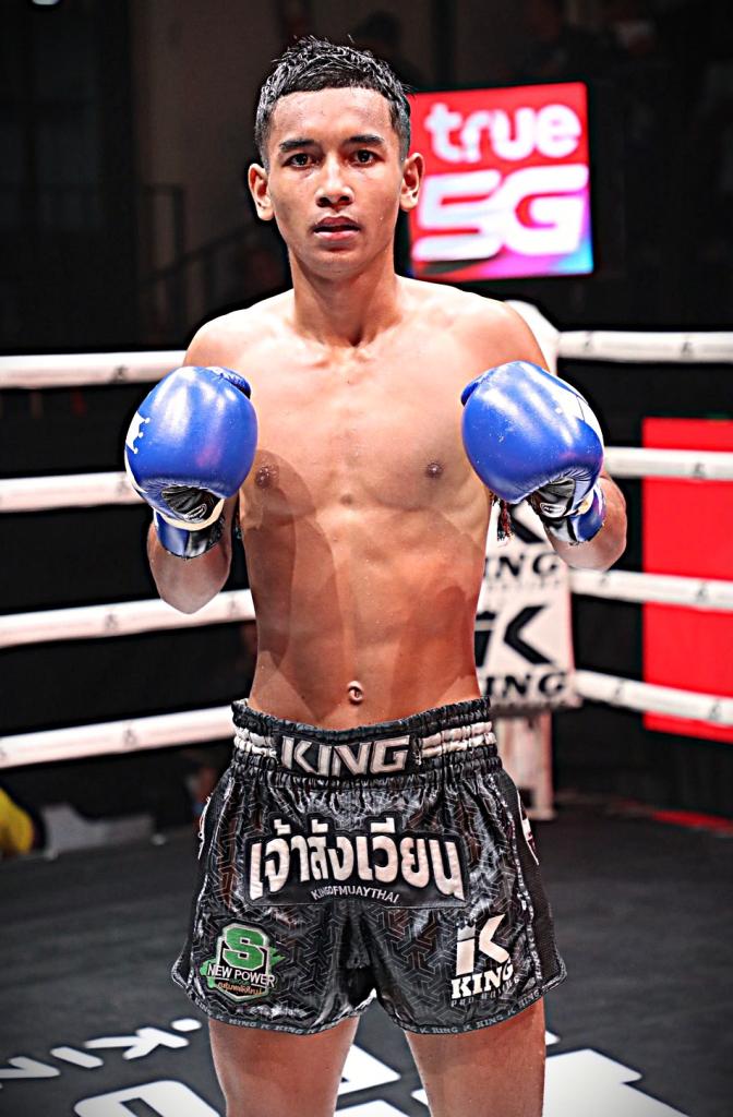 เด่นทักษิณ สานฝันกีฬานาทวี