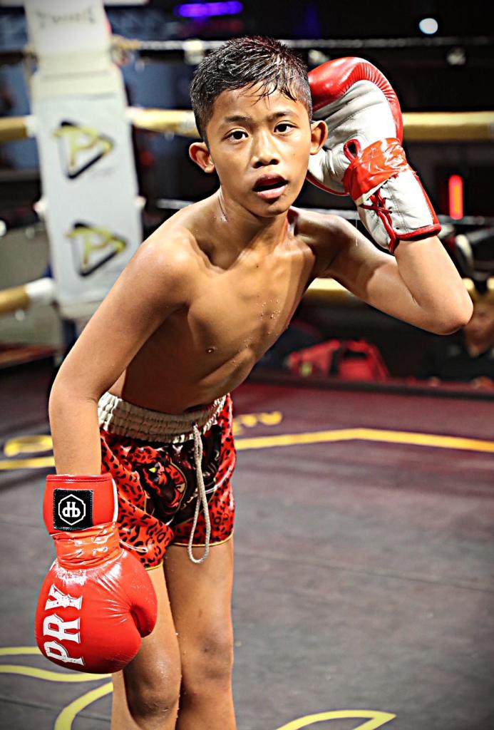 เพชรอัศวิน มวยหูทวีศักดิ์เล็ก