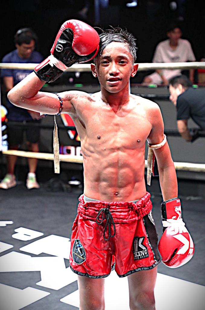 คฑาเพชร นายกเอท่าศาลา