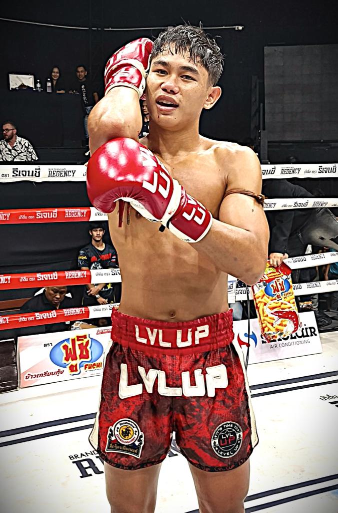 อนุสรณ์เล็ก ศิษย์บอลสกล