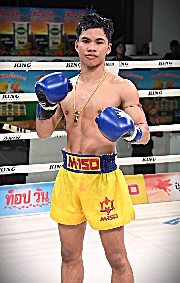 นักชกมุมน้ำเงิน วันพิชิต สมคิดดียิ่ง วันพิชิต สมคิดดียิ่ง