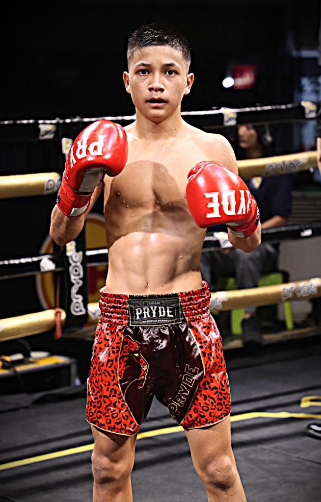 เดโช นุ้ยสี่มุมเมือง