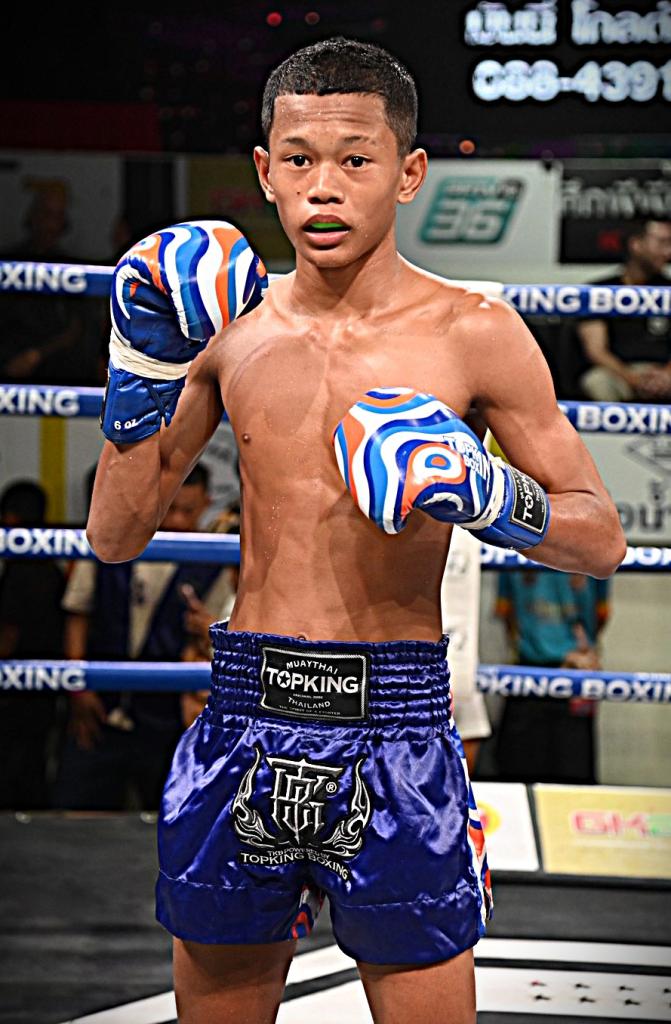 เพชรใหม่ กระเป๋าลิงกี้