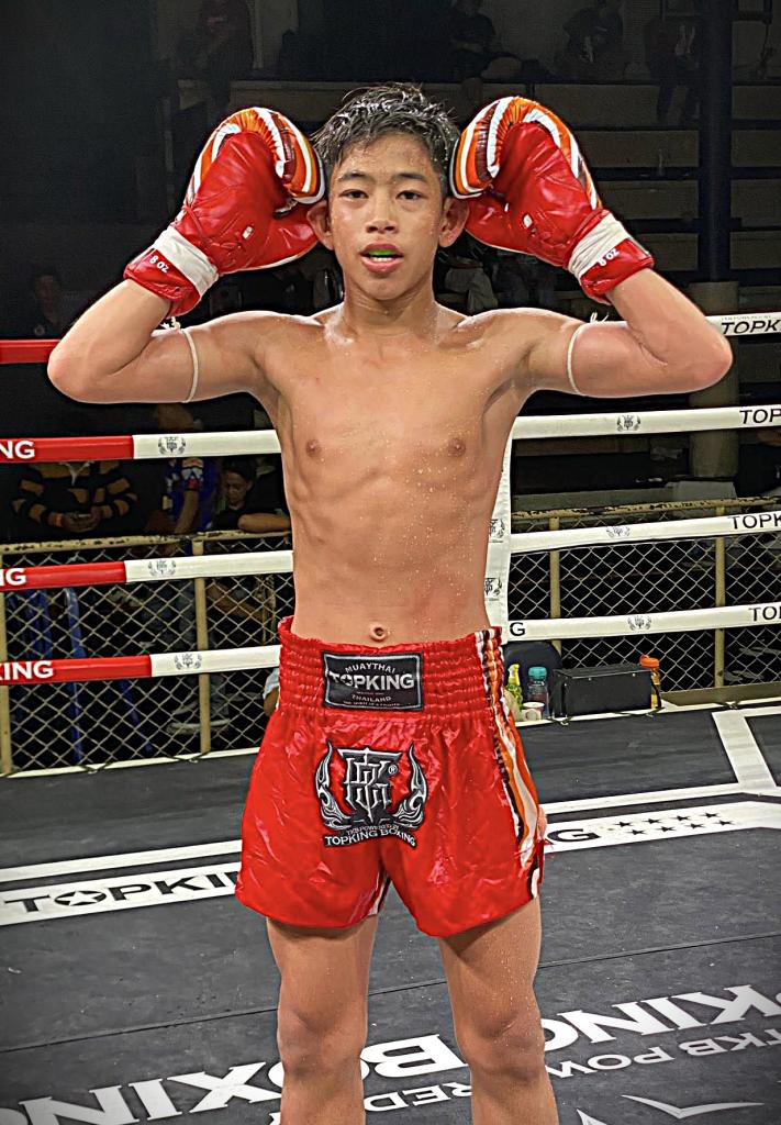 เพชรอานนท์ ศิษย์ครูเจี๊ยบ