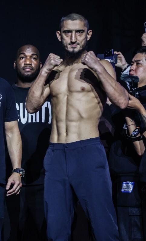 อาลิเบก ราซูลอฟ