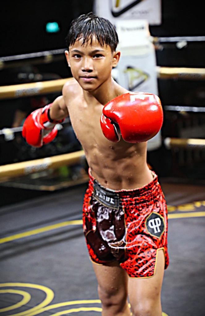 ธูปทอง แดงรถดี