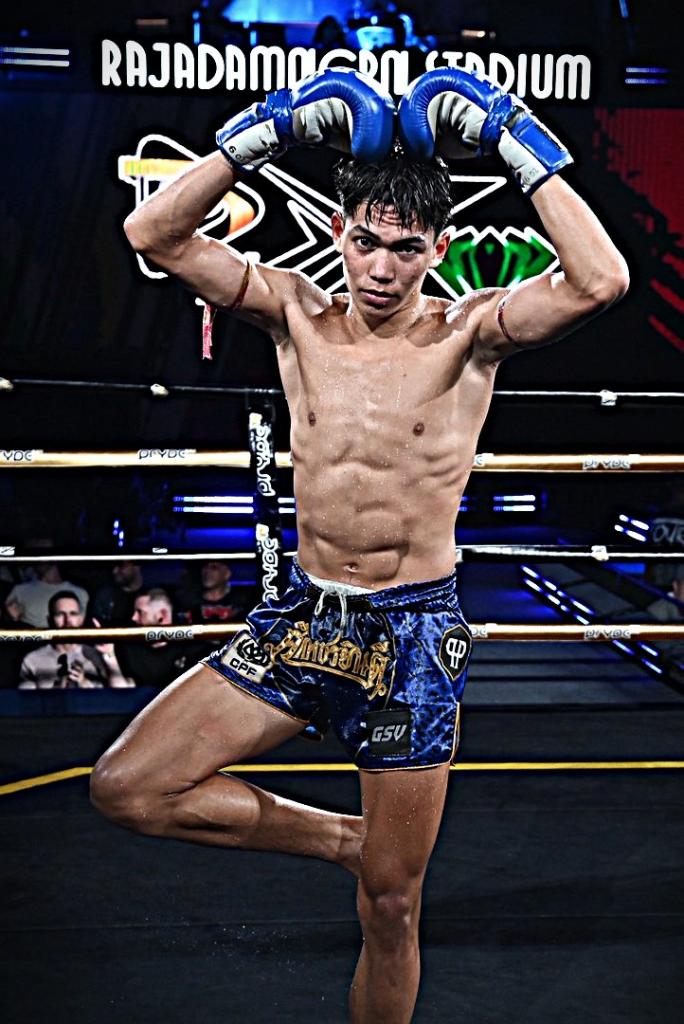 เพชรสองเล ราไวย์มวยไทย